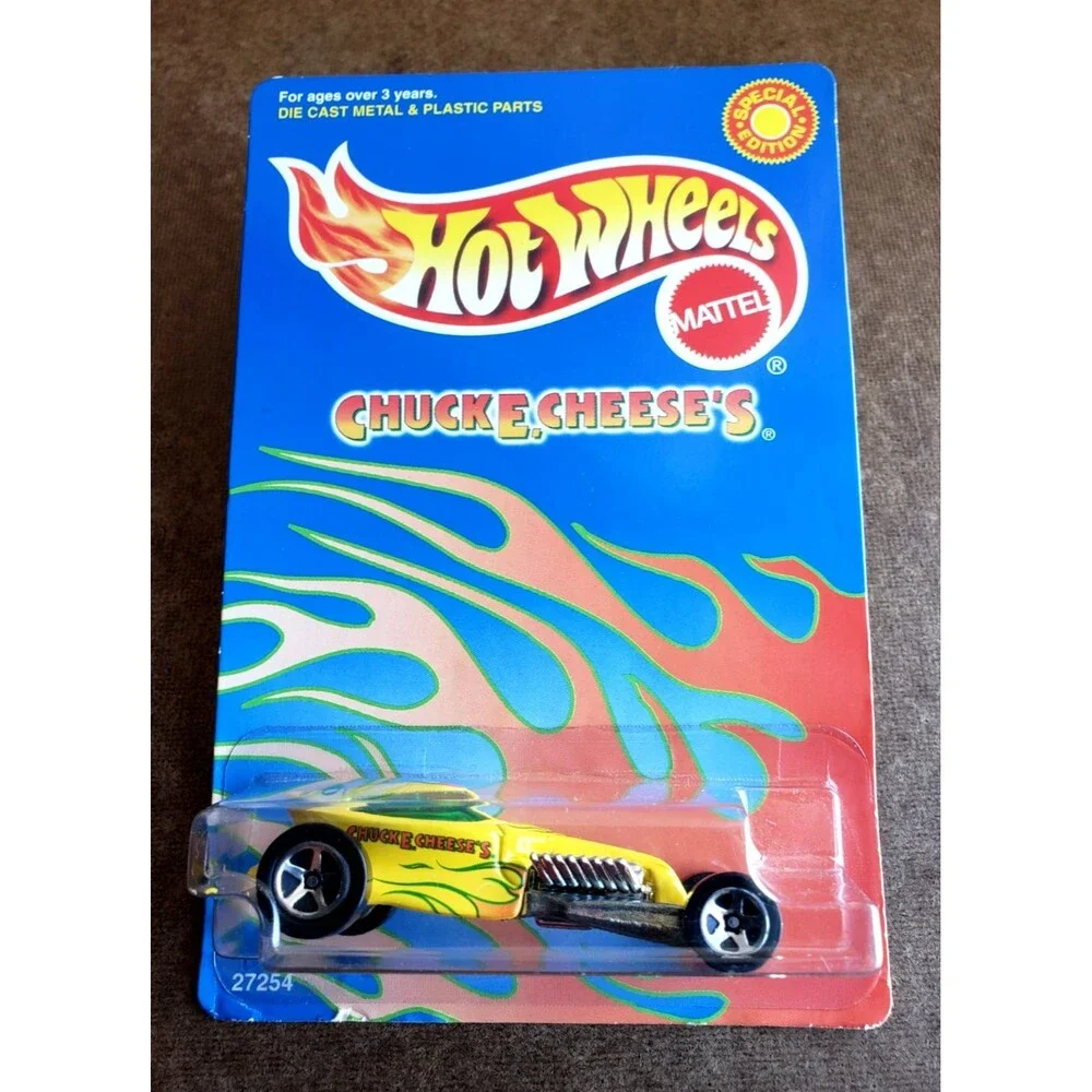 2001 Hot Wheels CHUCK E. CHEESE'S SWEET 16 II Yellow ZAMAC Base 5 SP 1:64 #27254